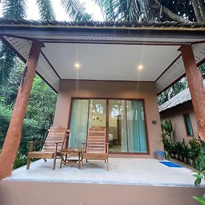 Deluxe Bungalow Side Sea View